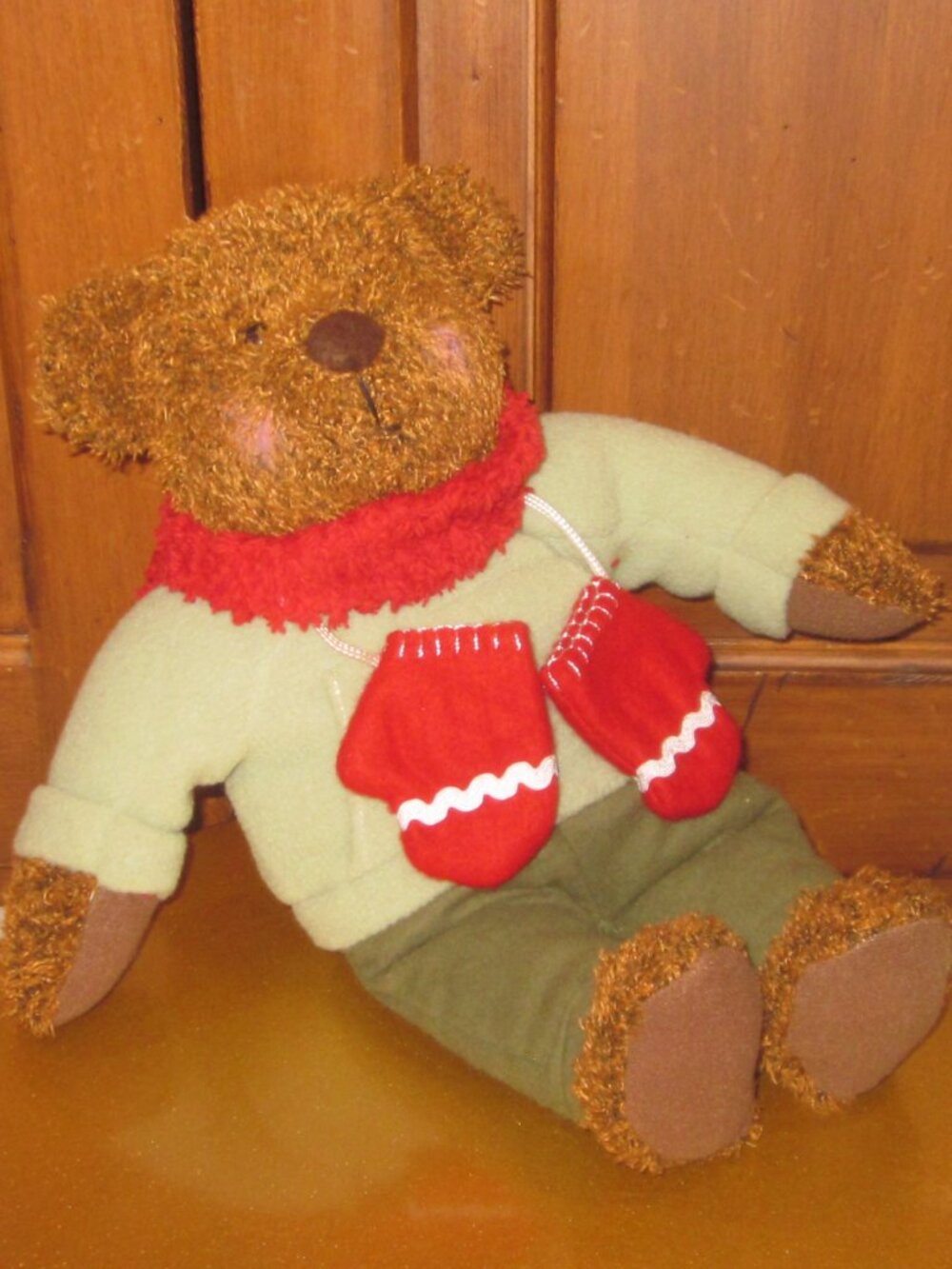 Hallmark Teddy Mittens 2002 Stuffed Bear - Picture 5 of 5